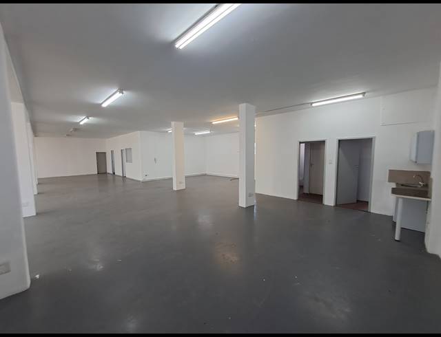 215M² OFFICE TO LET IN GLENHAZEL